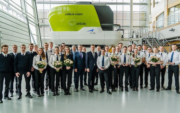 13 students graduate airBaltic Pilot Academy