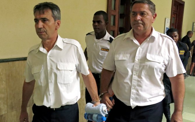 'Air Cocaine' Pilots Flee Dominican Republic