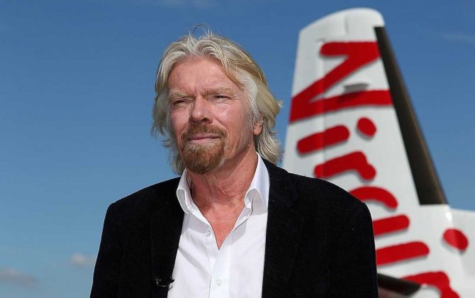 Richard Branson helps Virgin America launch flights to Hawaii