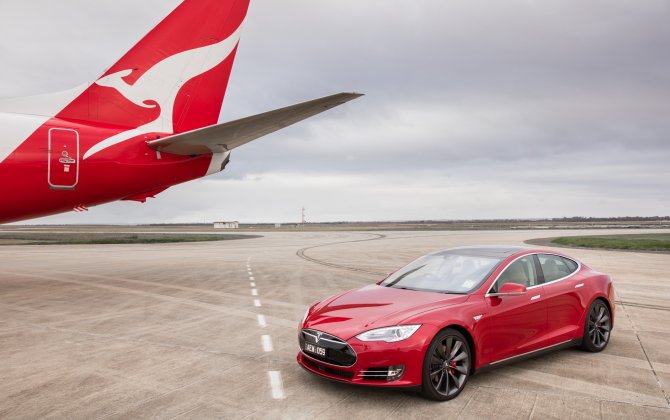 A Qantas Plane Races a Tesla in Cross-Promotion to Push Sustainability