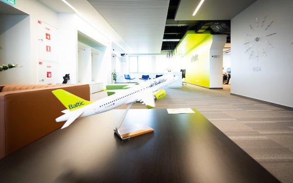 airBaltic first to implement Sustainable Flight Approaches at Riga Airport