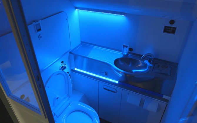 Boeing Develops Self-Cleaning Lavatory