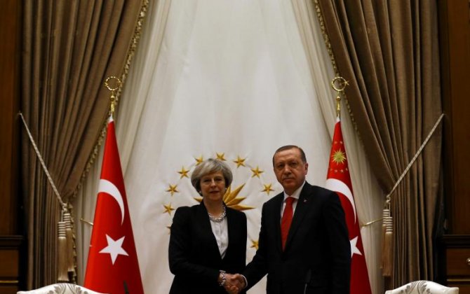 Britain, Turkey sign defense deal to develop Turkish fighter jet