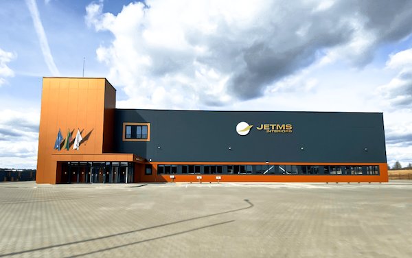 Hangar in Kaunas - JETMS expands into commercial aviation