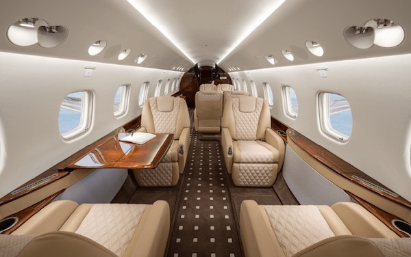  Joint 360°CabinService for business and private jet aviation customers - AeroVisto and VARTAN.AERO