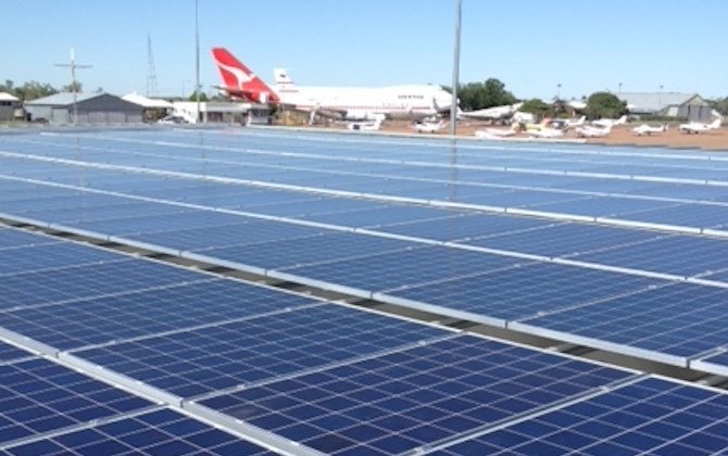 Longreach Airport touts benefits of solar panels