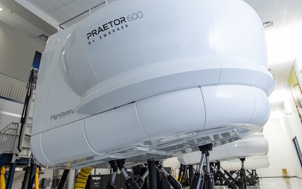 New full-flight simulator ﻿for the Praetor Jets - Embraer & FlightSafety International 