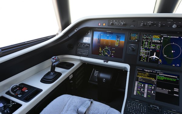 New Praetor full-flight simulator in Europe & new location in U.S. - Embraer and FlightSafety 