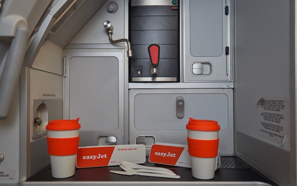 No to unnecessary waste - easyJet pilots and crew switch to 100% reusable cutlery and cups