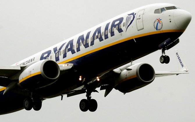 Passenger spends 40 minutes battling to save man's life on Ryanair flight
