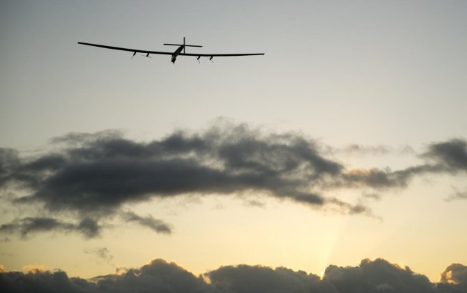 Solar plane successfully departs from Hawaii with no fuel