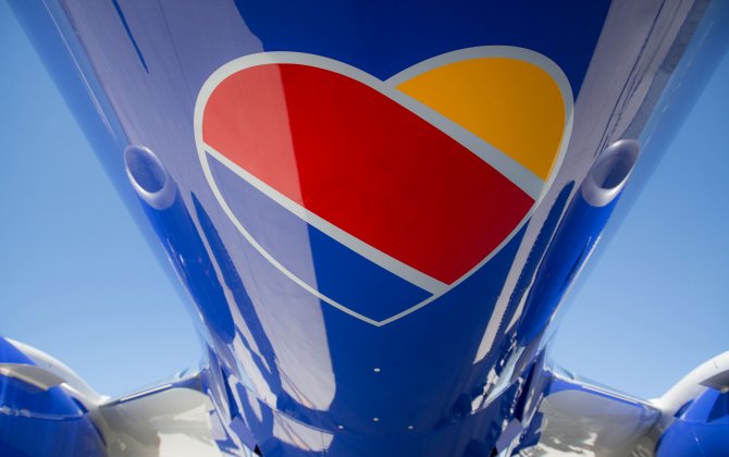 Southwest Airlines Gives Employees Record $620 Million In 2015 ProfitSharing