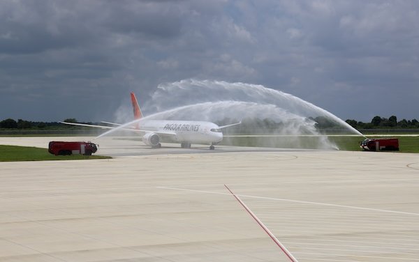 TAAG Angola Airlines takes delivery of its first Boeing 787 Dreamliner