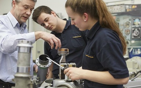 Training year 2022: 310 apprentices start at companies of the Lufthansa Group