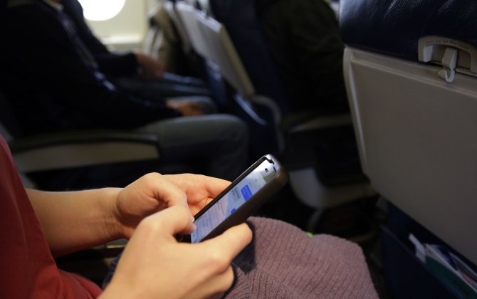 Taiwan CAA to Allow Passenger Cellphone Use During Takeoff and Landing