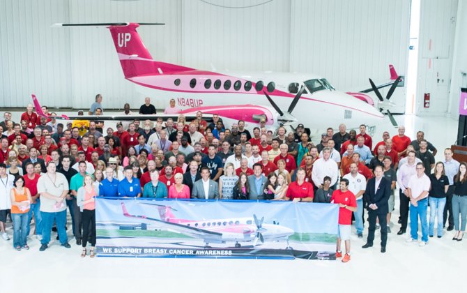 Wheels Up takes delivery of pink King Air for breast cancer awareness