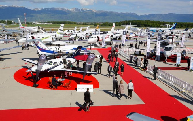 Rockwell Collins predicts tough 2016 for business aviation