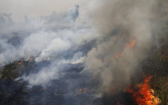 Singapore, Malaysia Fly in Planes to Fight Indonesia's Haze