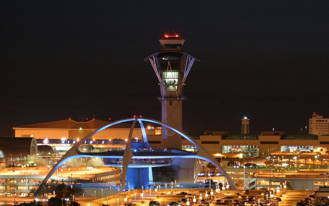 Six Passengers Were Kicked Off Plane at LAX Accused Of Being Unruly, They Claim Discrimination
