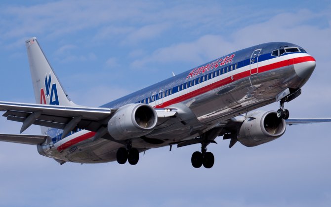 American Airlines delays Paris flights; United operates as planned