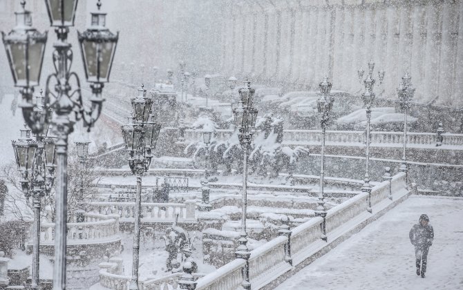 Heavy Snowfall Grounds Flights at Moscow Airports