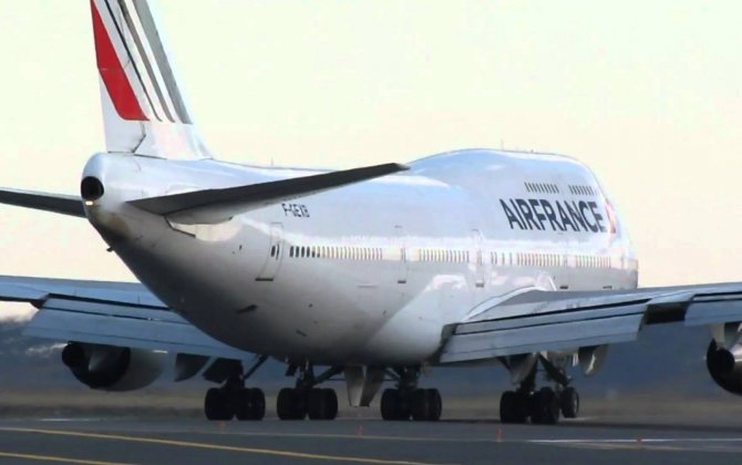 Air France pays tribute to its last Boeing 747 with its customers