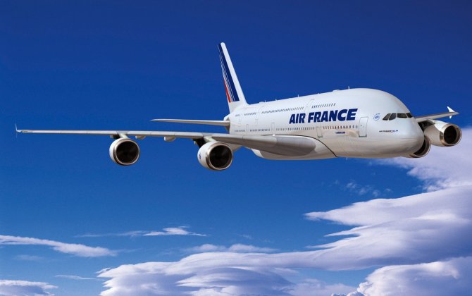 Air France Sticks with Struggling Vendor for Lie-Flat Seats Upgrade