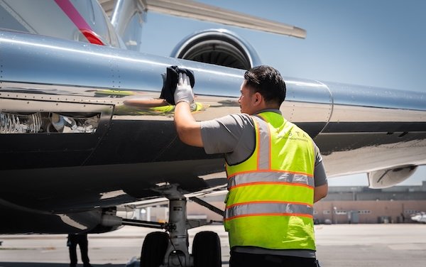 Bombardier and Vista sign service agreement focused on Smart Parts programs