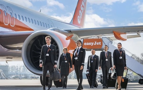 CAE and easyJet extend Multi-Crew Pilot Licence cadet training partnership for five years