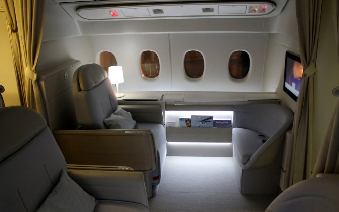 Chef Yves Camdeborde signs new dishes on Air France Business Class menu