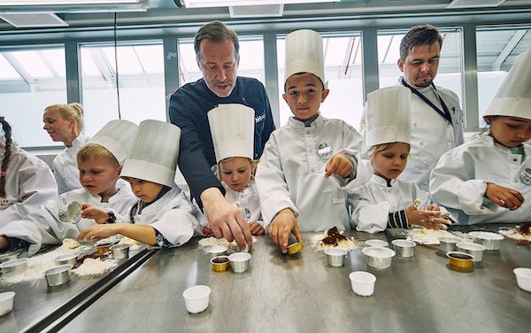 Children's menus for Lufthansa by Alexander Hermann