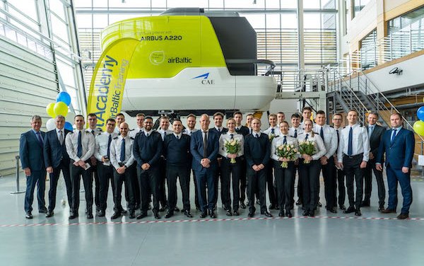 Eight students graduate airBaltic Pilot Academy