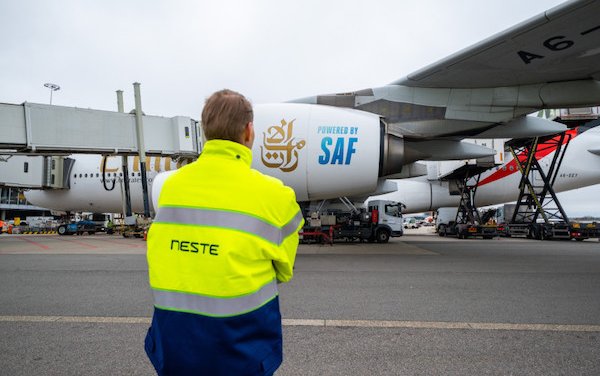 Emirates adds SAF on flights from Amsterdam Schiphol Airport