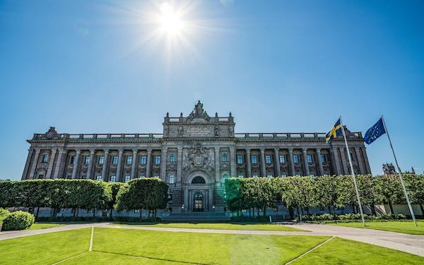 European Commission approves &euro;455 million Swedish guarantee scheme to support airlines