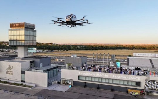 F1 Spanish Grand Prix Week | EHang showcases EH216-S and a 3,000-drone light show at the FIA Sustainable Innovation Series