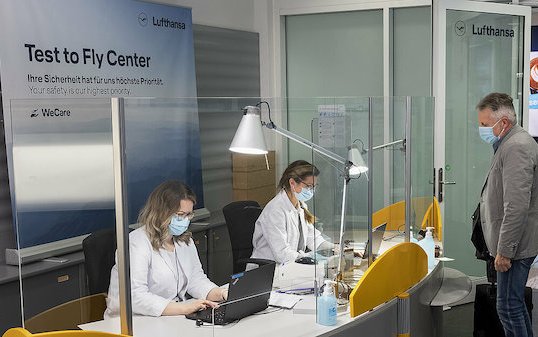 First Lufthansa flight in which all passengers previously tested negative takes off
