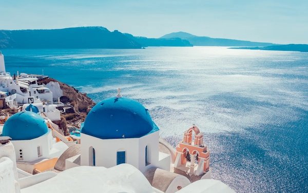flydubai adds Mykonos and Santorini to its summer schedule