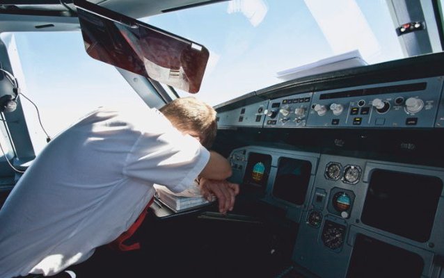 Half of airline pilots report fatigue which could jeopardise passenger safety