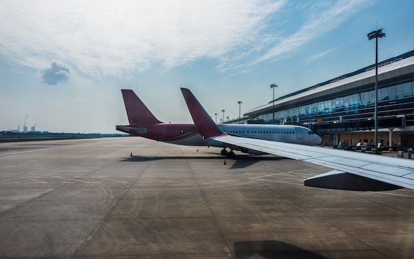 How to plan stress-free group airport transfers for business trips 