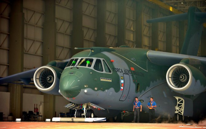 KC-390 proves high level of maturity in demonstration flights abroad and follows toward certification in 2017