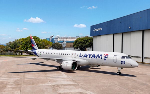 LATAM Airlines Brazil and Embraer celebrate a new chapter with the airline&rsquo;s first E195-E2