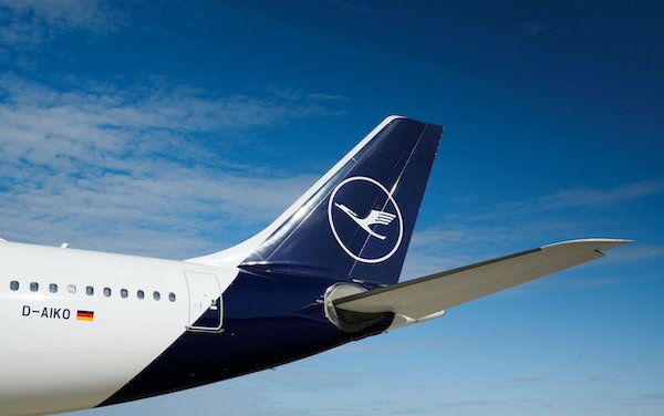 Lufthansa Group reports Adjusted EBIT of minus  EUR 1.3 billion in the third quarter 