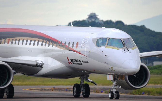 MRJ's First Test Aircraft Completes Ferry Flight to the U.S.