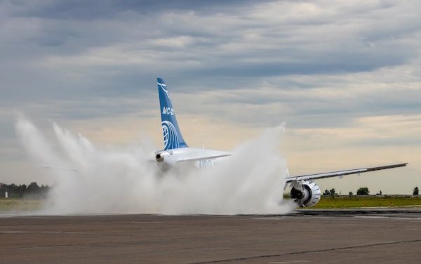 Preliminary results of MC-21-300 tests on engines protection against water penetration summed up