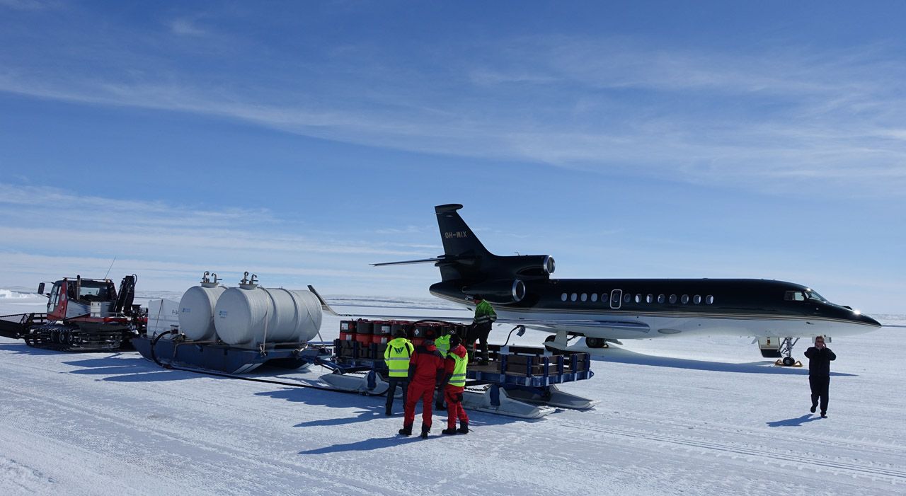 Falcon-7X Antarctica fuel and technics